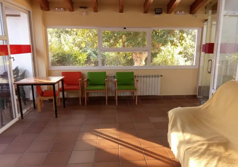 Salón de Residencia de Mayores y Centro de Día de Aceituna, en Aceituna