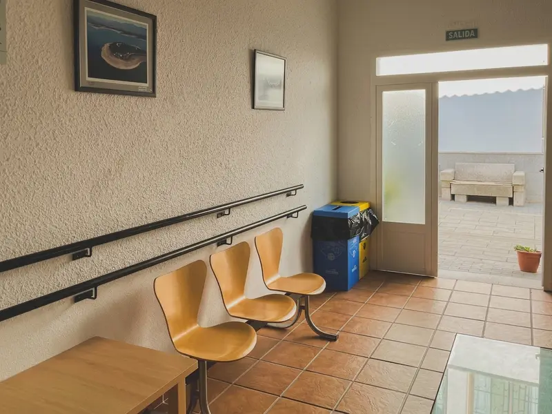 Pasillo de Residencia de Mayores y Centro de Día Guijo de Granadilla, en Guijo de Granadilla