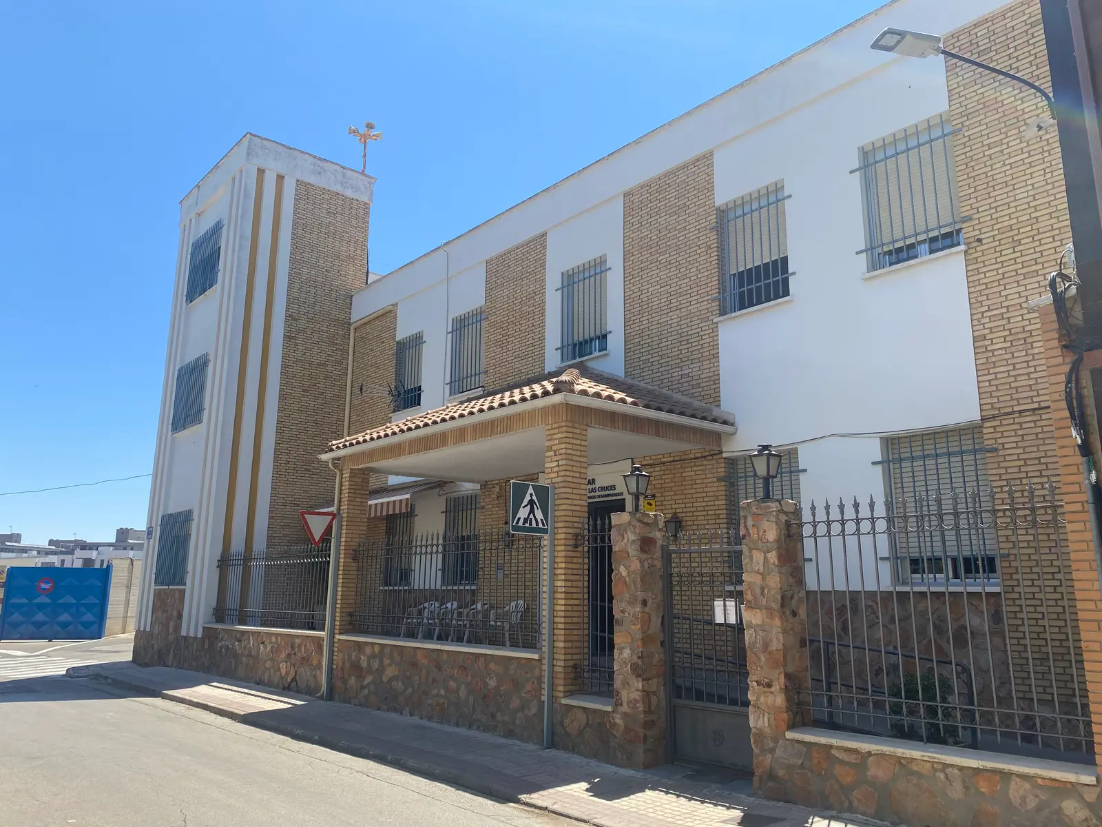 Fachada de Residencia Ntra. Sra. de las Cruces, en Daimiel