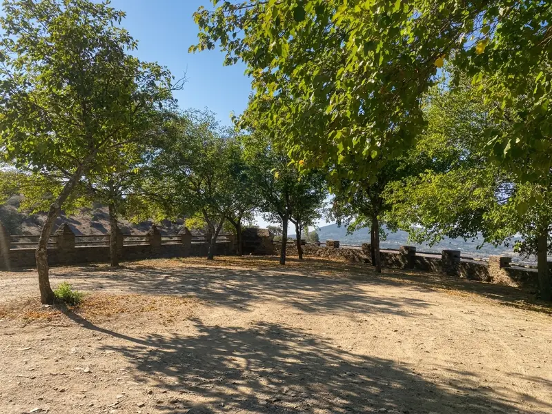Terraza de Residencia de Mayores y Centro de Día Madroñera, en Madroñera