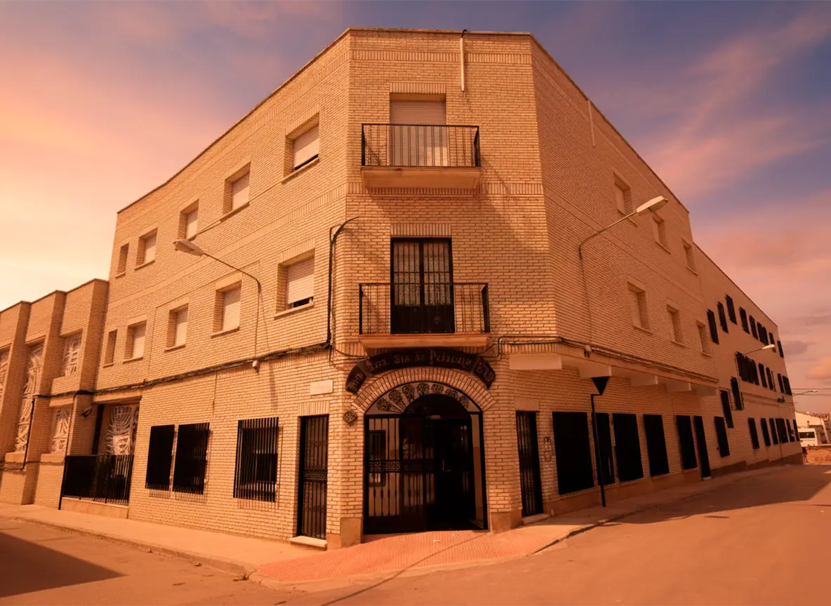 Fachada de Residencia Ntra. Sra. de Peñarroya, en La Solana