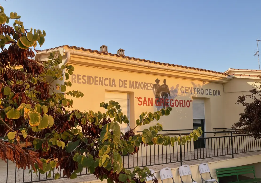 Fachada de Residencia de Mayores y Centro de Día San Gregorio, en Pozuelo de Zarzón