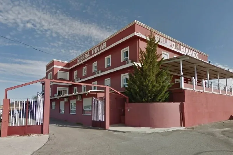 Fachada de Residencia Sierra Pinar, en Zafra