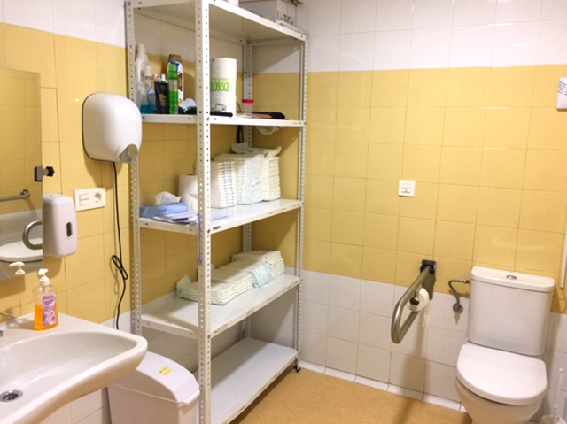 Residencia-Valdepenas-baños-geriatricos-1