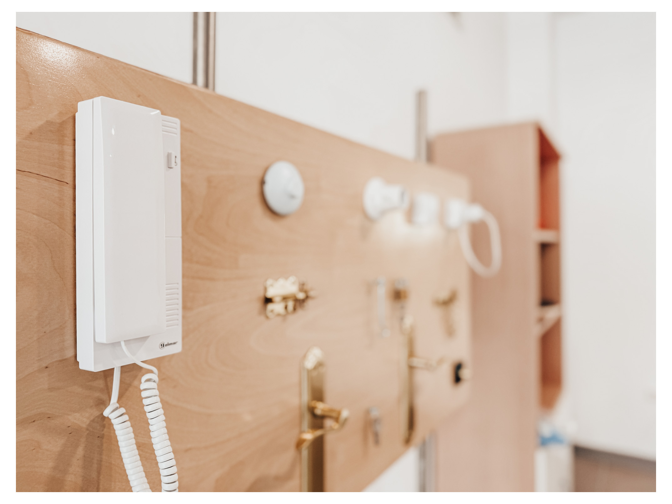 Portería y recepción de residencia de mayores en Chinchilla de Montearagón