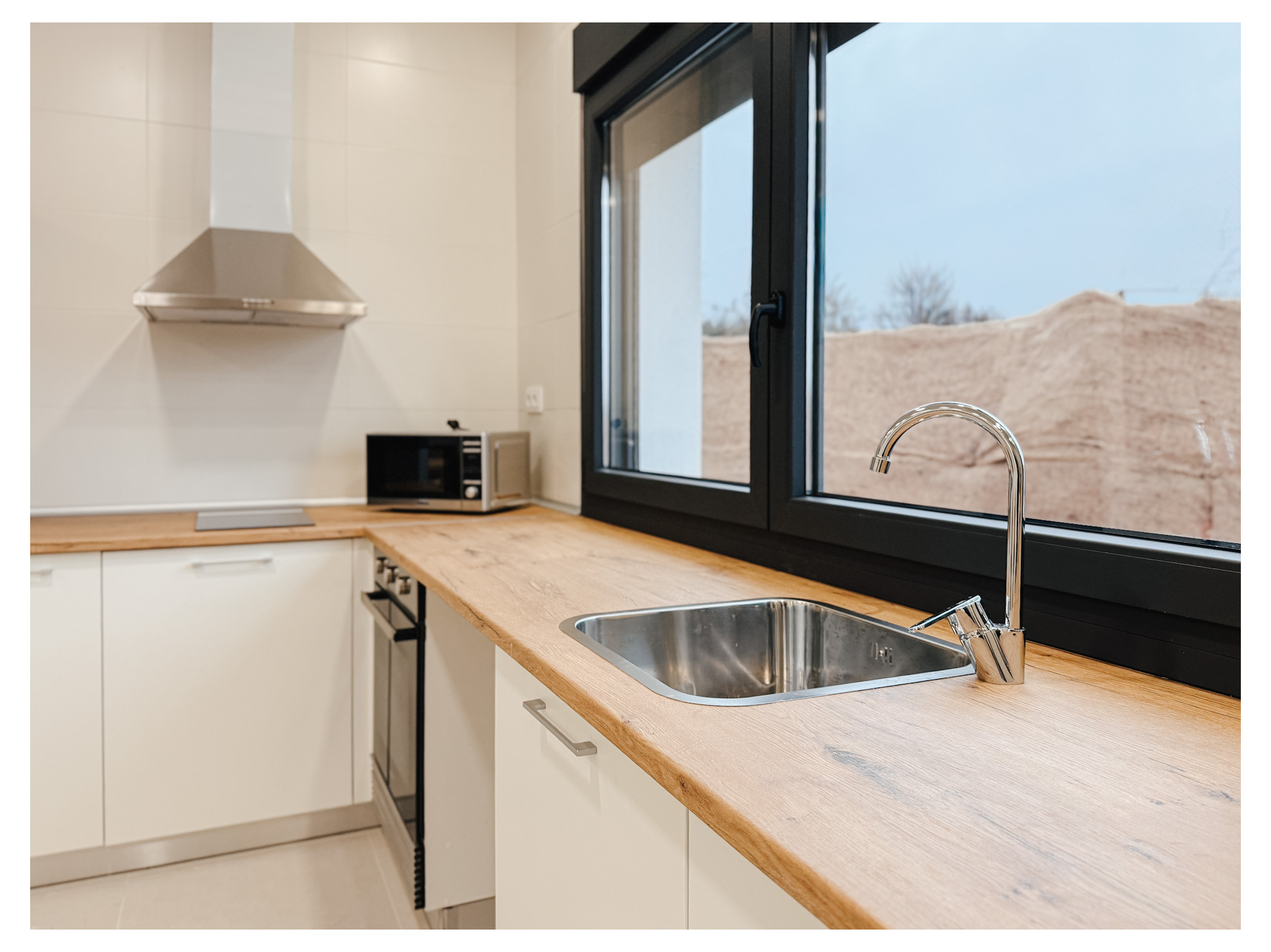 cocina pequeña residencia de mayores Campillo de Altobuey en Cuenca